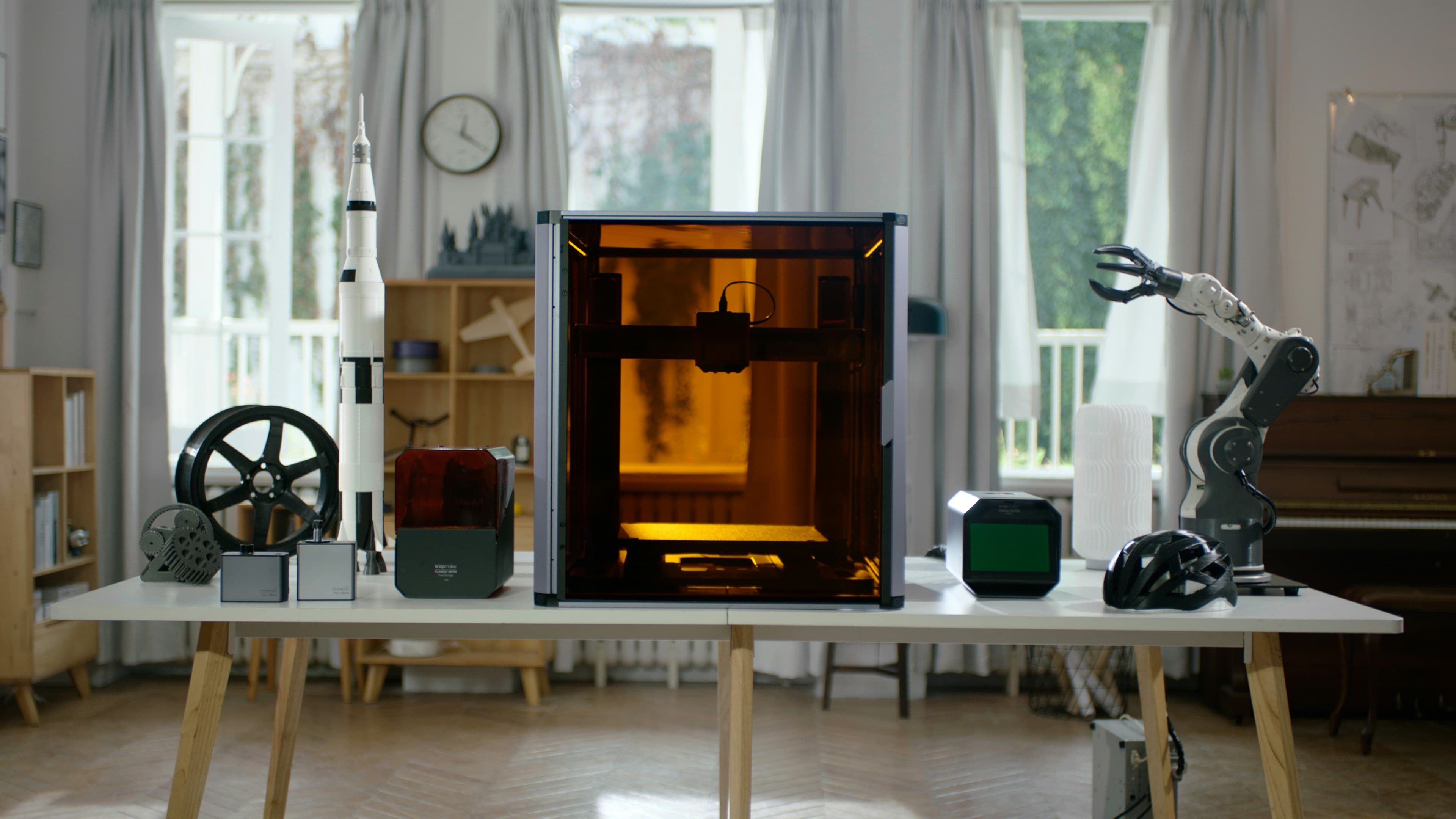 Clean workspace with Snapmaker printer